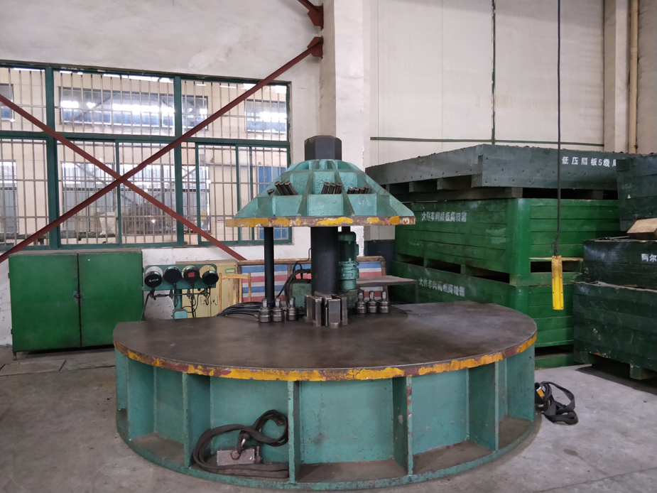 隔板扰度测试机